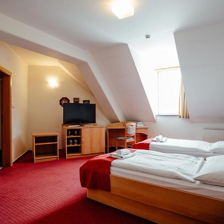 Hotel Pod Zamkom Бойнице Экстерьер фото