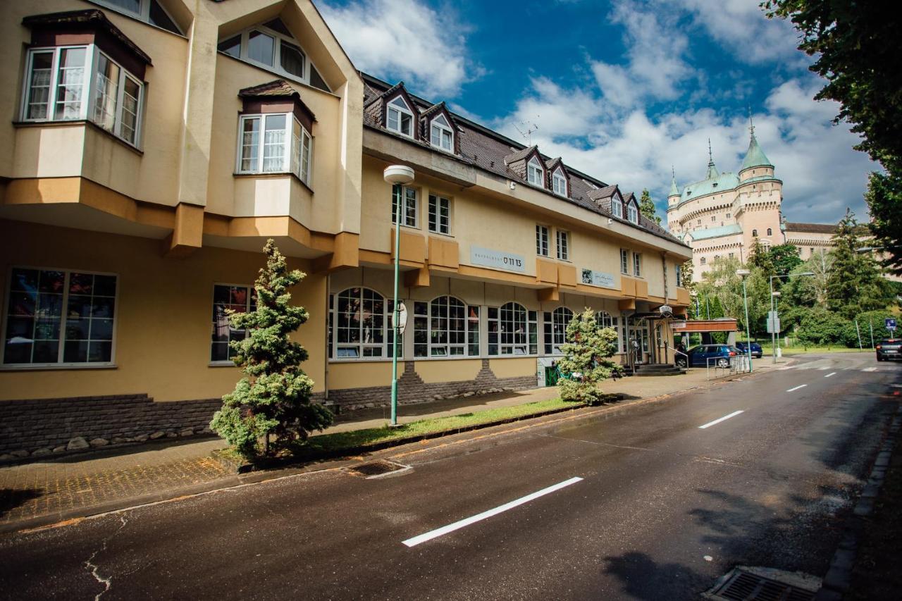 Hotel Pod Zamkom Бойнице Экстерьер фото