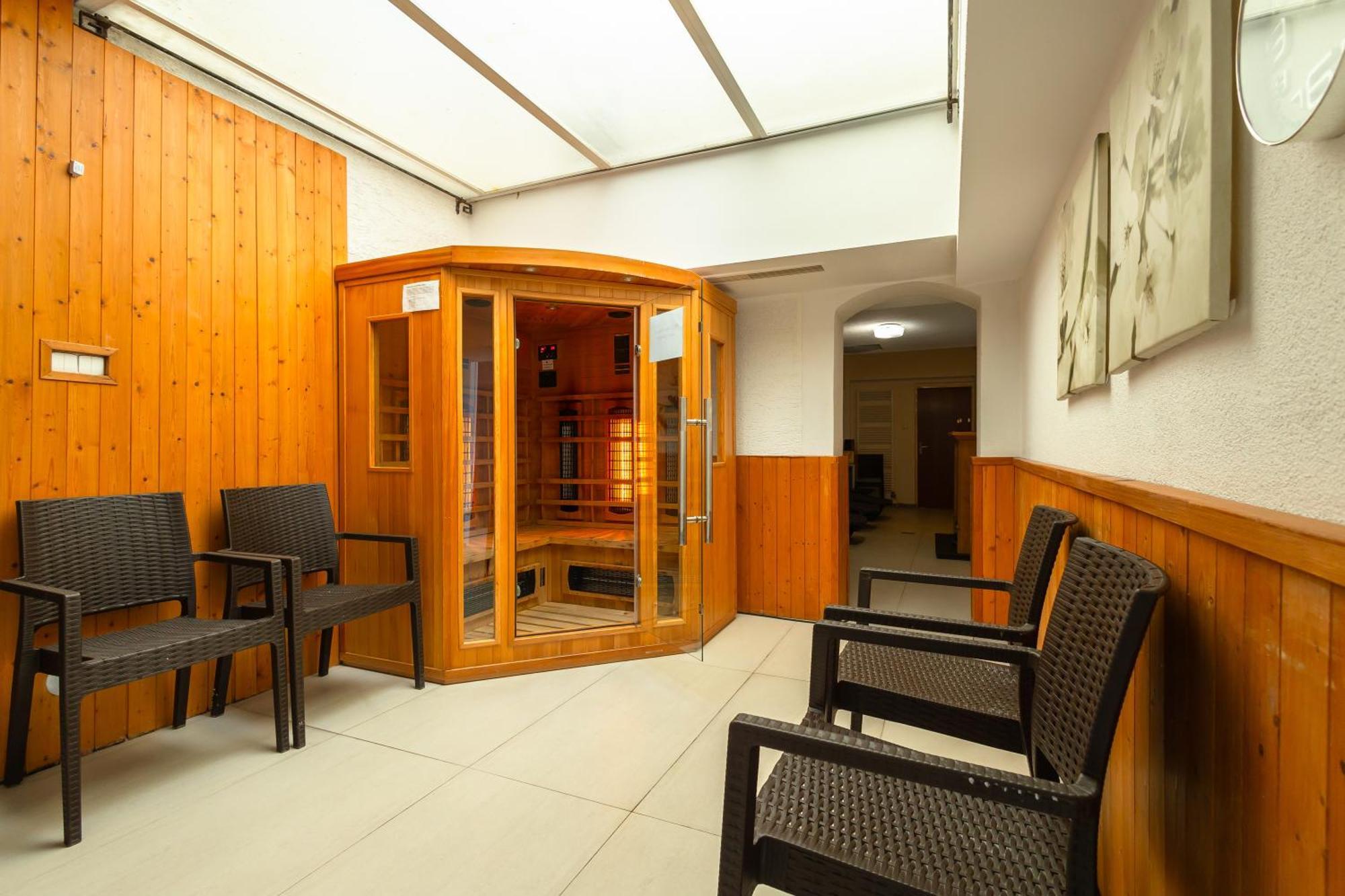 Hotel Pod Zamkom Бойнице Экстерьер фото