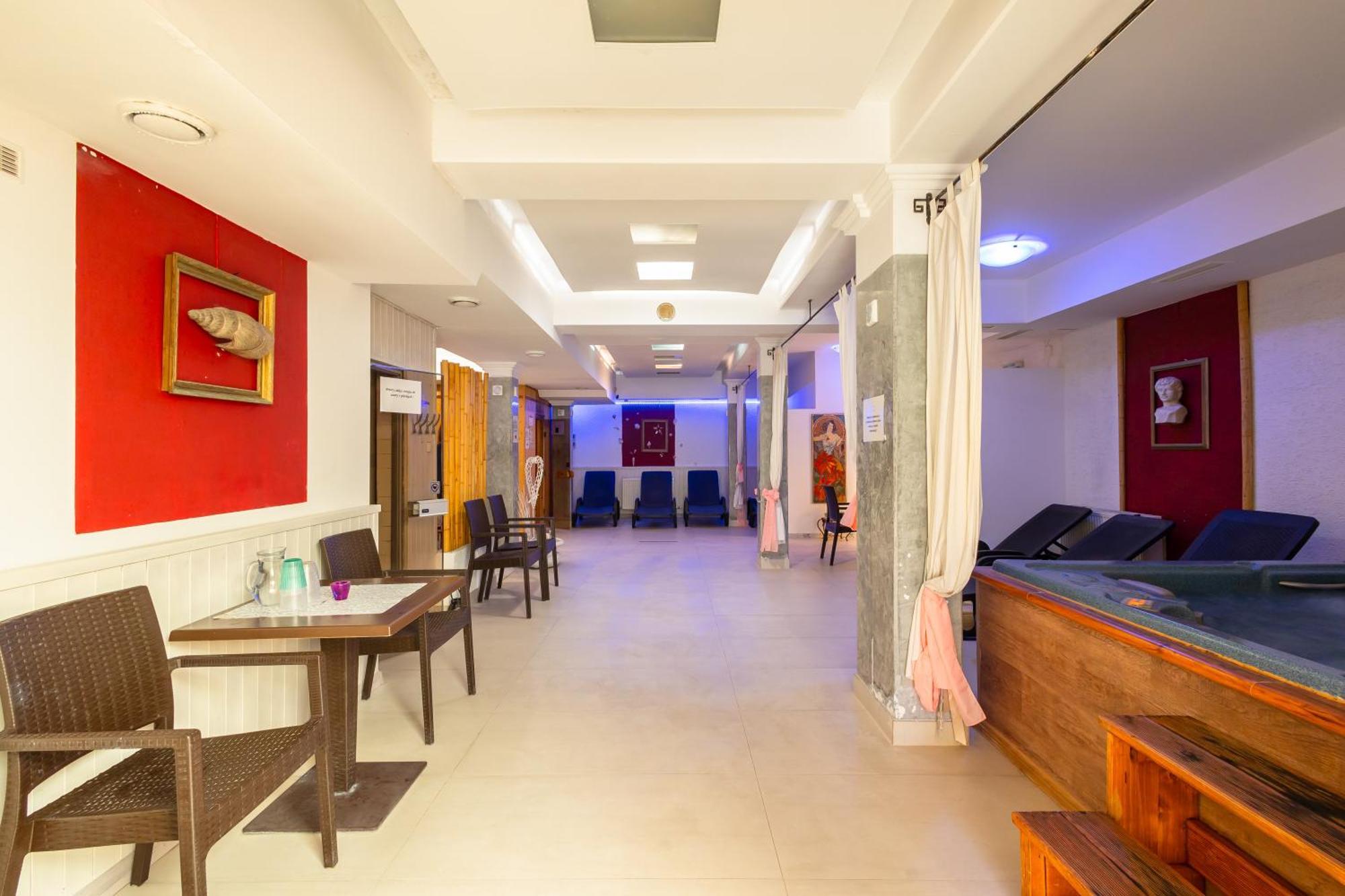 Hotel Pod Zamkom Бойнице Экстерьер фото