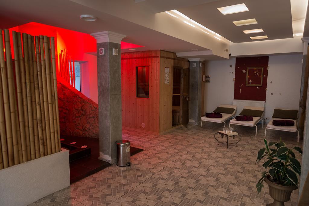 Hotel Pod Zamkom Бойнице Экстерьер фото
