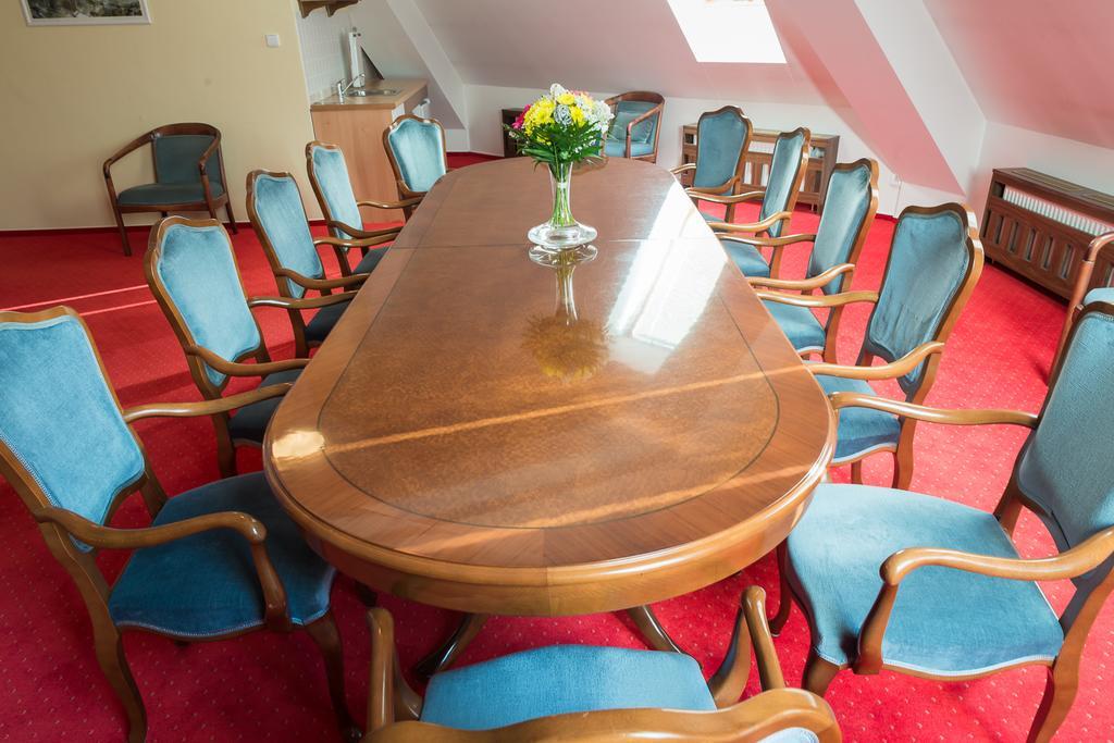 Hotel Pod Zamkom Бойнице Экстерьер фото