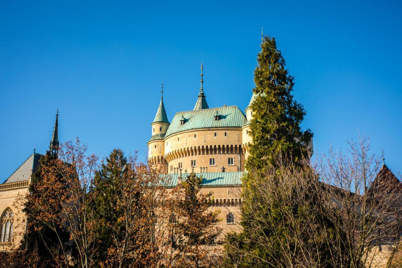 Hotel Pod Zamkom Бойнице Экстерьер фото